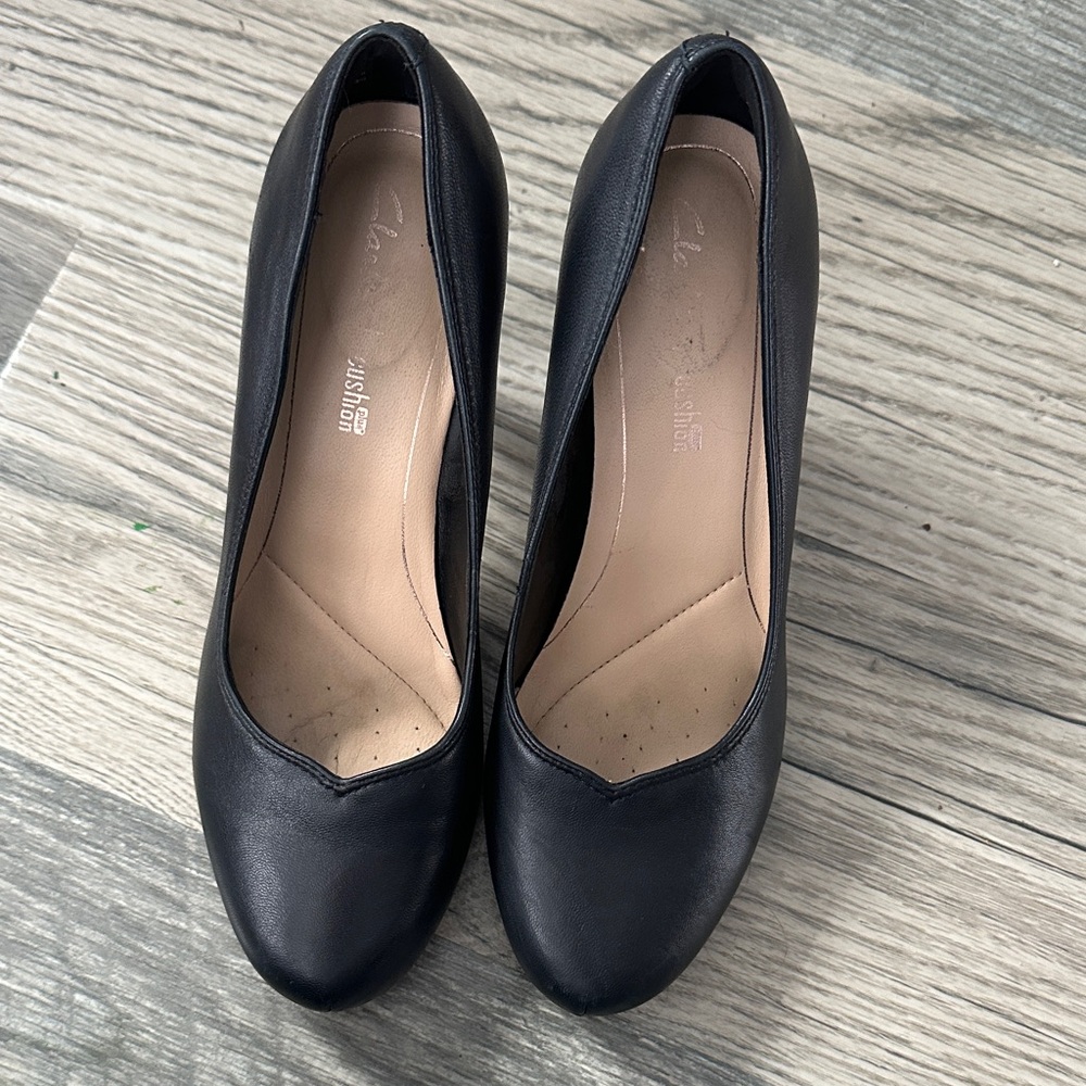 Clarks Dalia Rose Black‎ Leather Heels women’s size 6.5